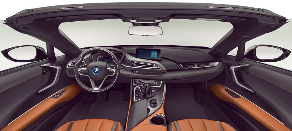BMW i8 Roadster (2018) Interior 001