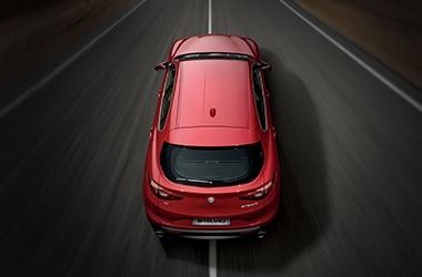 Alfa Romeo Stelvio (2019) Exterior 002