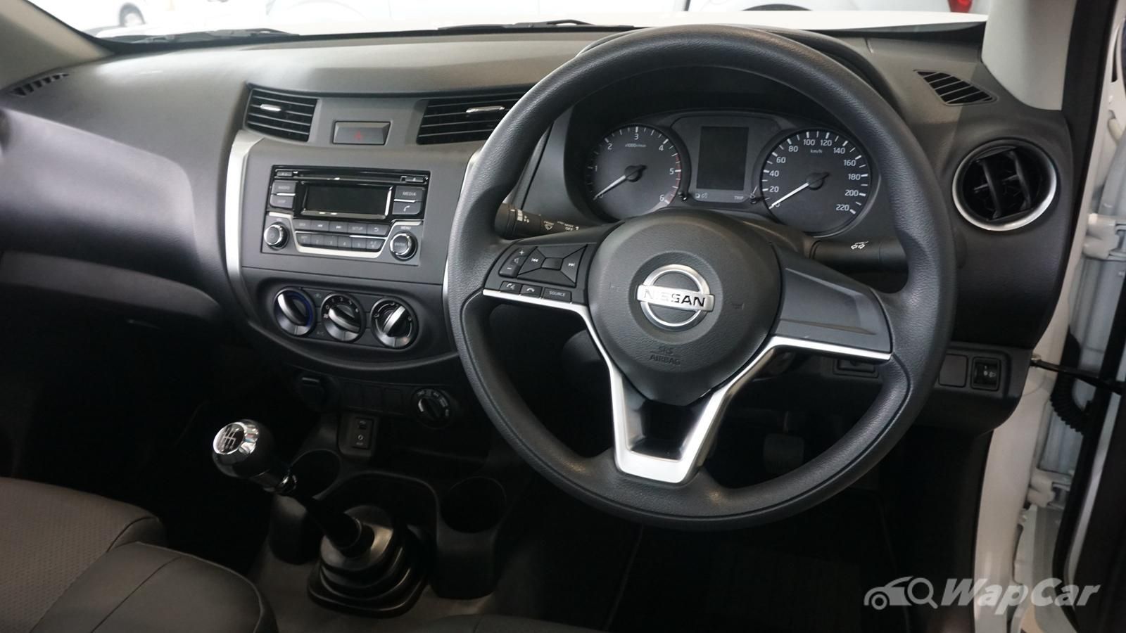 2021 Nissan Navara 2.5L Single Cab Manual Interior 003