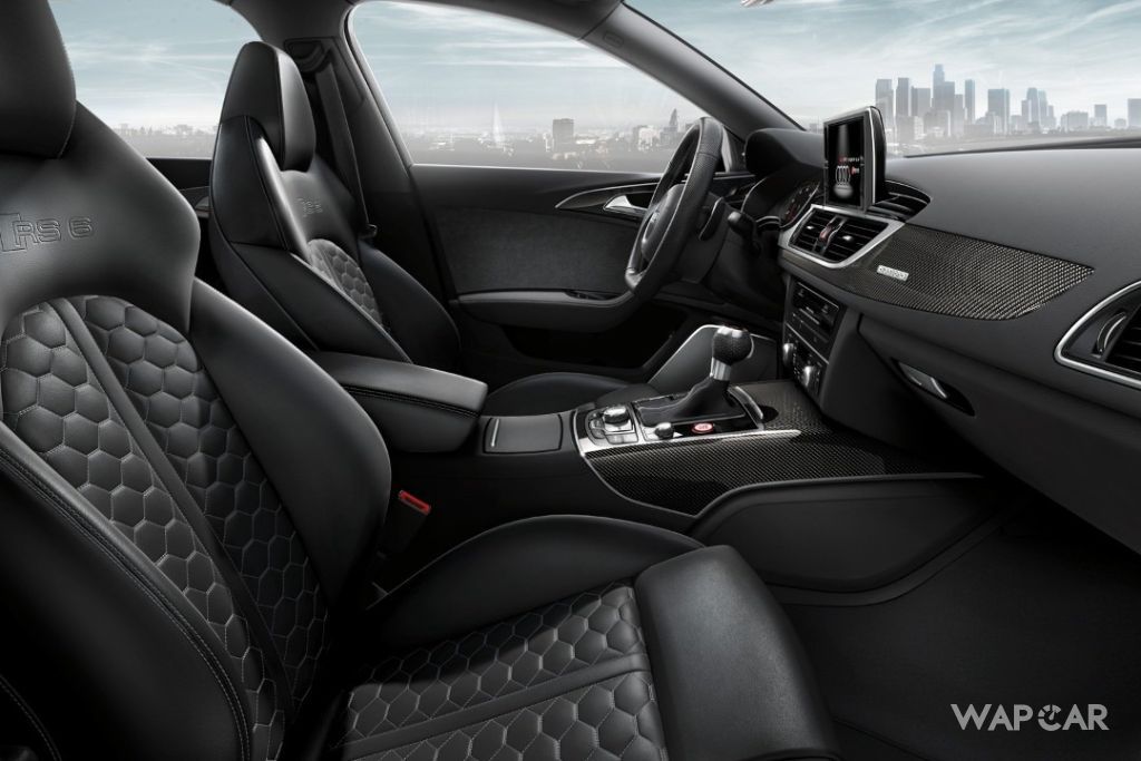 2020 Audi RS6 Avant Interior 002