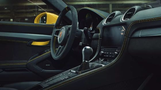 2019 Porsche 718 Cayman GT4 Interior 001