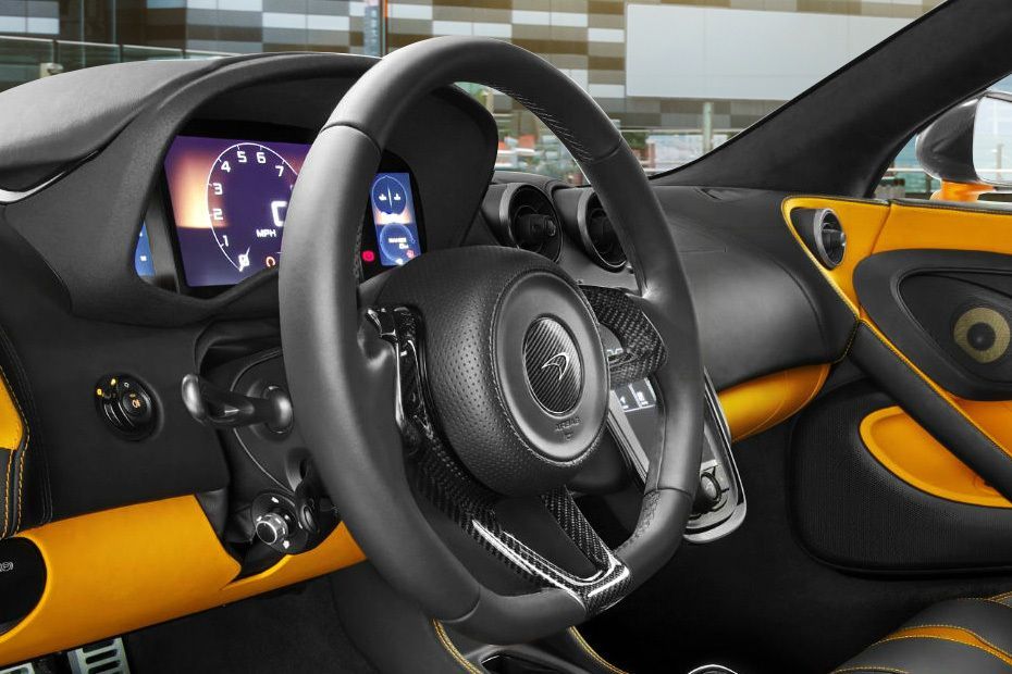 McLaren 570S (2019) Interior 003
