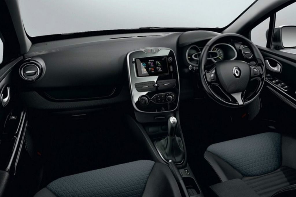 Renault Clio (2019) Interior 001