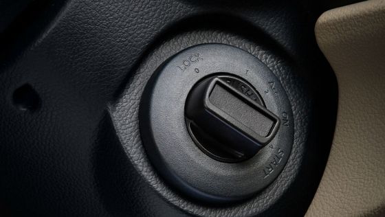 Nissan Grand Livina (2018) Interior 008