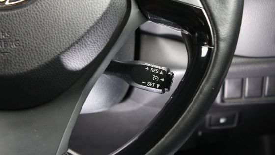 2019 Toyota C-HR 1.8 Interior 008