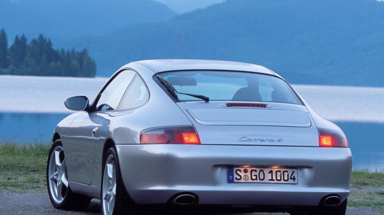 Porsche 911 Carrera 4 (996) 2005 car price, specs, images, installment  schedule, review 