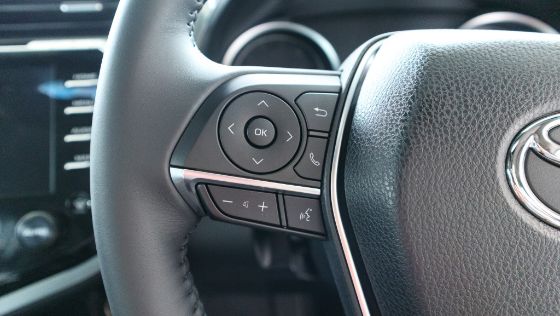 2019 Toyota Camry 2.5V Interior 008