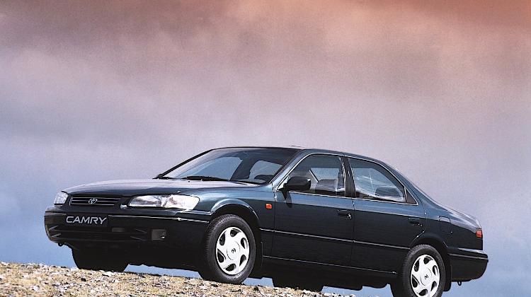 Toyota Camry 2000  Facelift Friday  Techzle