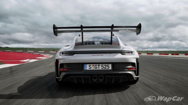The 2023 (992) Porsche 911 GT3 RS has so much aero that it should be a wind god
