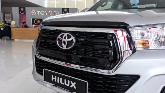 2018 Toyota Hilux Double Cab 2.4 L-Edition AT 4x4 Exterior 006