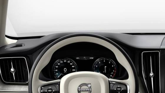 Volvo XC60 (2018) Interior 004