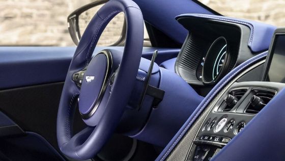 Aston Martin DB11 (2018) Interior 001