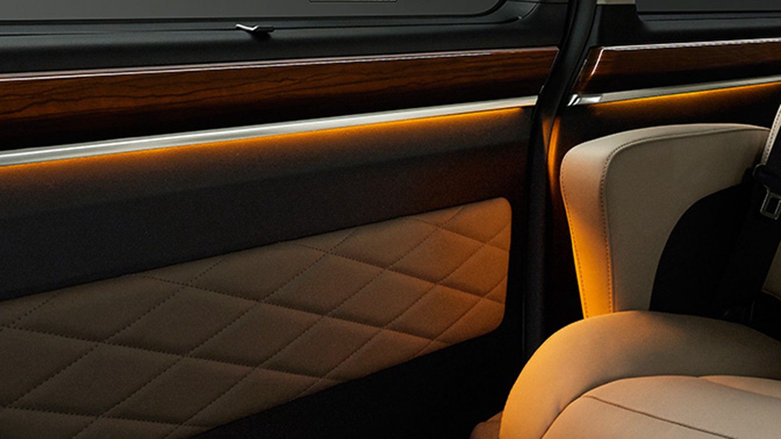 2020 Toyota Granace 2.8L G 8 Seater Interior 005