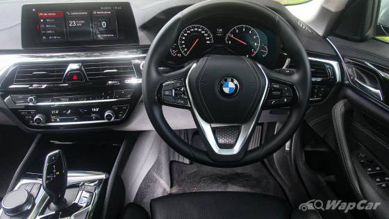 2019 BMW 5 Series 520i Luxury Interior 003