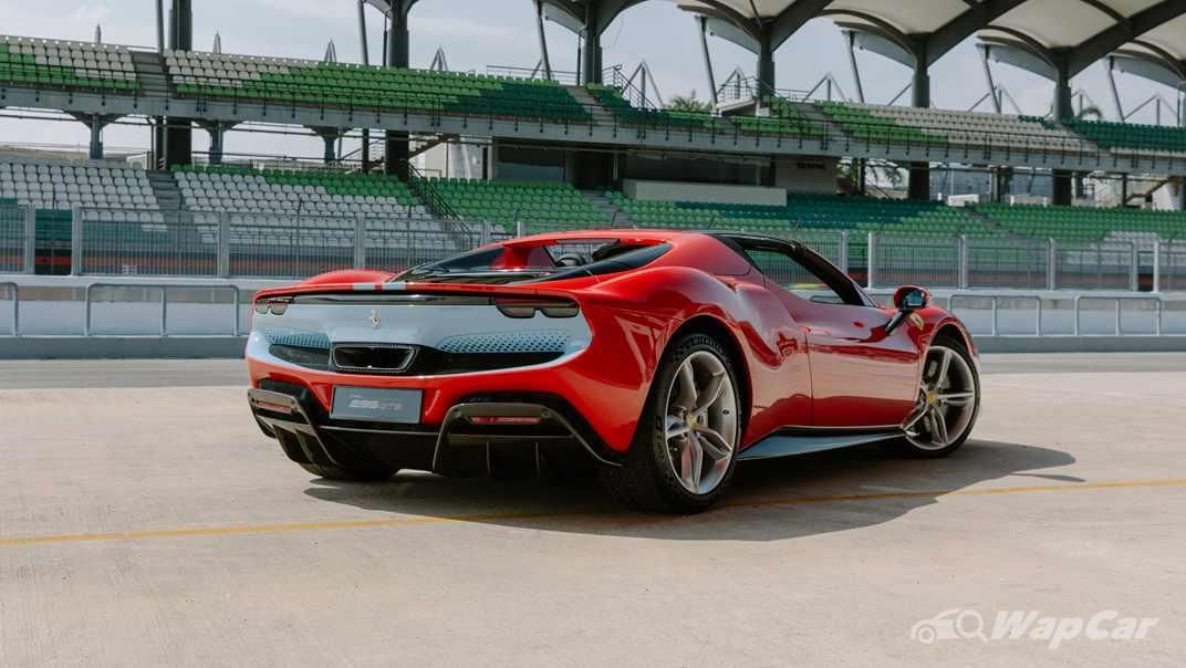 2022 Ferrari 296 GTS V6 Exterior 005