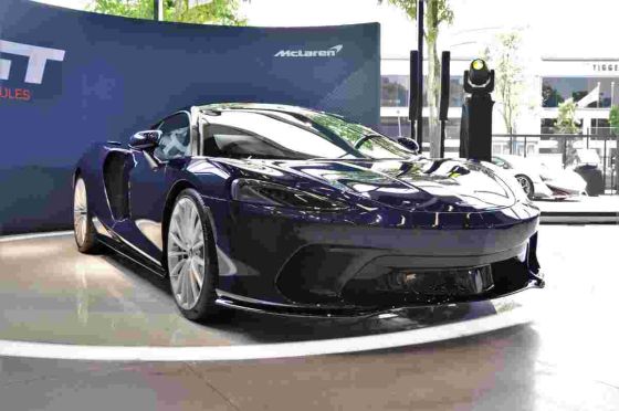 Here are some cars that go fast in style and comfort like the 620 PS McLaren GT