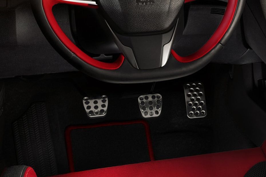 Honda Civic Type R (2018) Interior 003