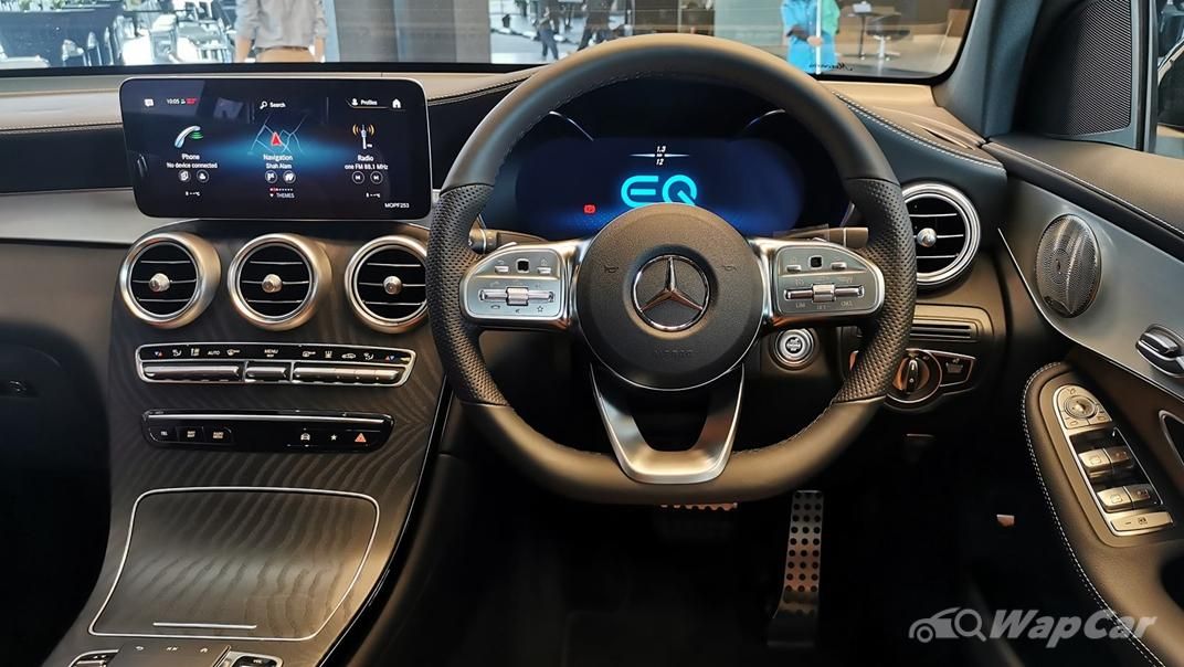 2022 Mercedes-Benz GLC Coupe 300e Interior 002