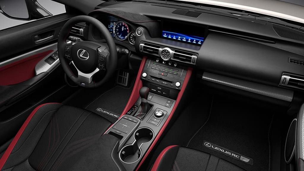 Lexus RC F (2020) Interior 001