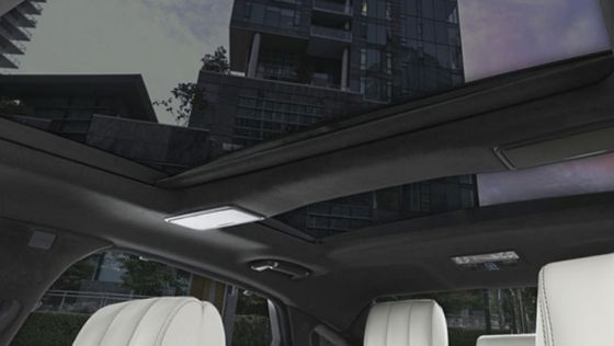 Jaguar XJ (2017) Interior 006
