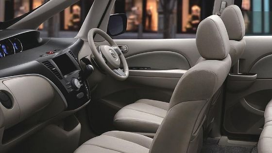 Mazda Biante (2017) Interior 007