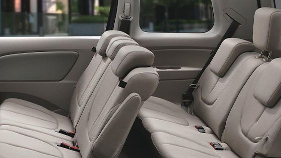 Mazda Biante (2017) Interior 009