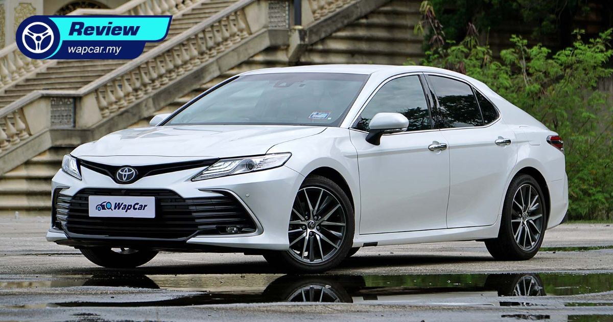 Review: 2022 Toyota Camry facelift - 'Top up a bit more' to get a 3 Series? Don't bother 01