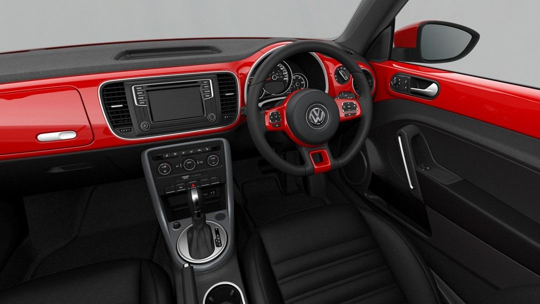 Volkswagen Beetle (2018) Interior 001