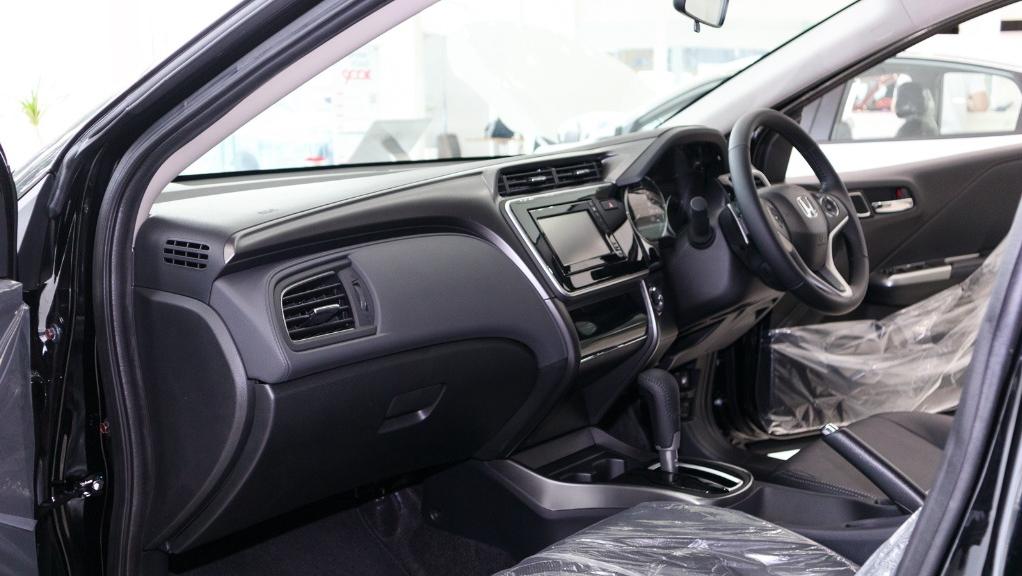 2018 Honda City 1.5 V Interior 003