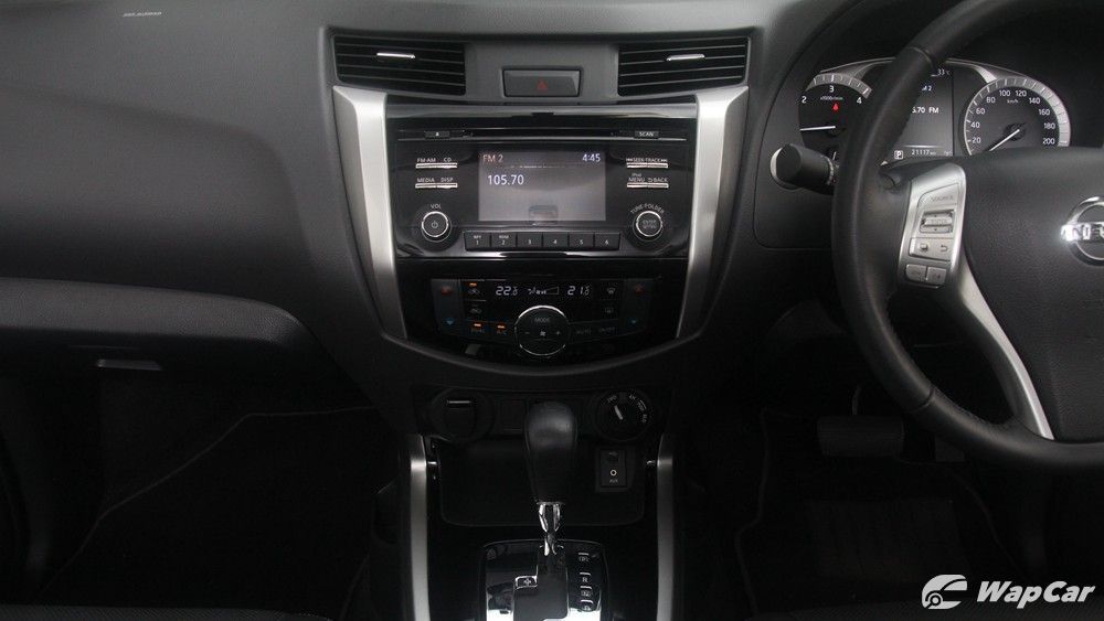 2018 Nissan Navara Double Cab 2.5L VL (A) Interior 004