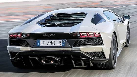 Lamborghini Aventador (2016) Exterior 008