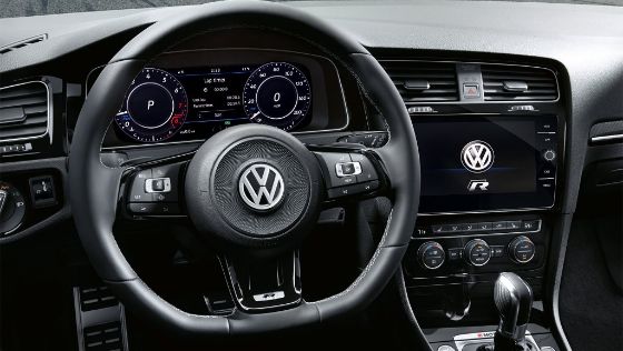 Volkswagen Golf R (2019) Interior 002