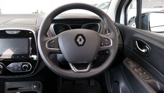 2017 Renault Captur TCe 120 EDC (CKD) Interior 004