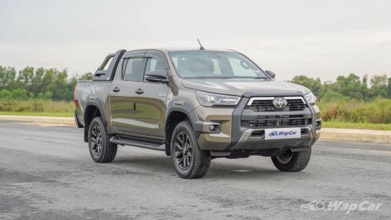2020 Toyota Hilux Double Cab 2.8 Rogue AT 4X4 Exterior 003