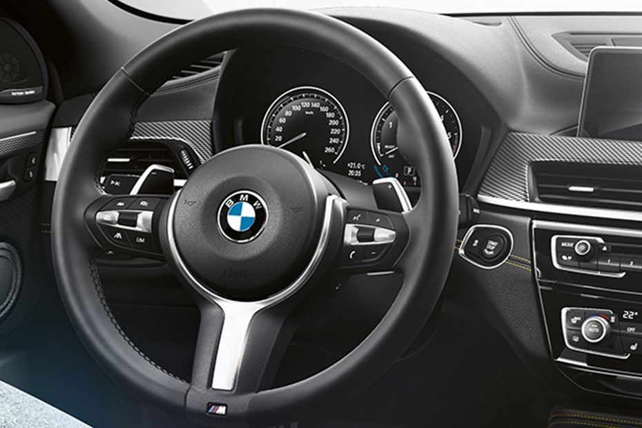 BMW X2 (2019) Interior 002