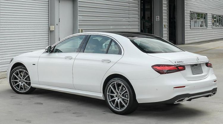Priced from RM 327k, the W213 Mercedes-Benz E-Class facelift is here to battle the 5 Series LCI