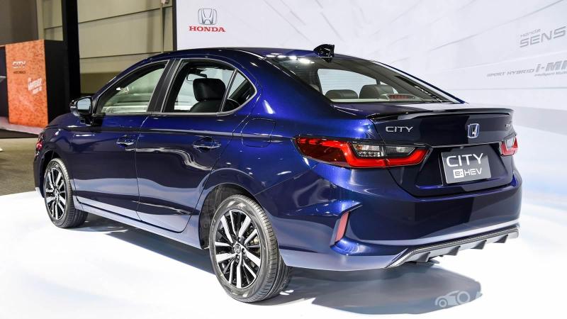 Like your 2020 Honda City in this Obsidian Blue Pearl colour? Tell Honda Malaysia 02
