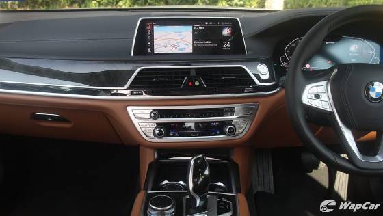 2019 BMW 7 Series 740Le xDrive Interior 009