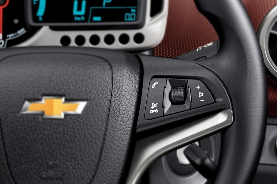 Chevrolet Sonic Sedan (2016) Interior 003