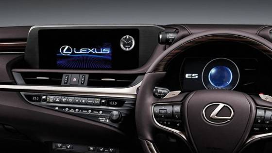 Lexus ES (2019) Interior 001