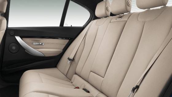 BMW 3 Series (2019) Interior 015