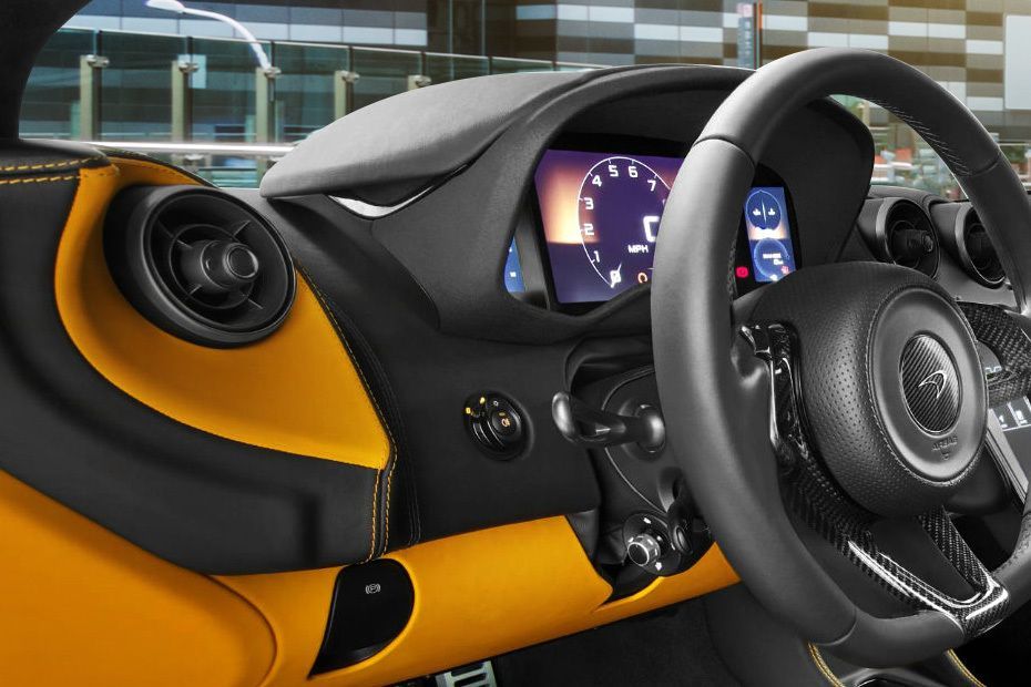 McLaren 570S (2019) Interior 004