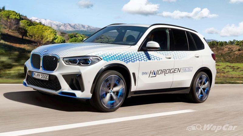 Even with 5 iX models, BMW says betting everything on batteries is a bad idea, echoes Toyota's believe in hydrogen fuel cells 06