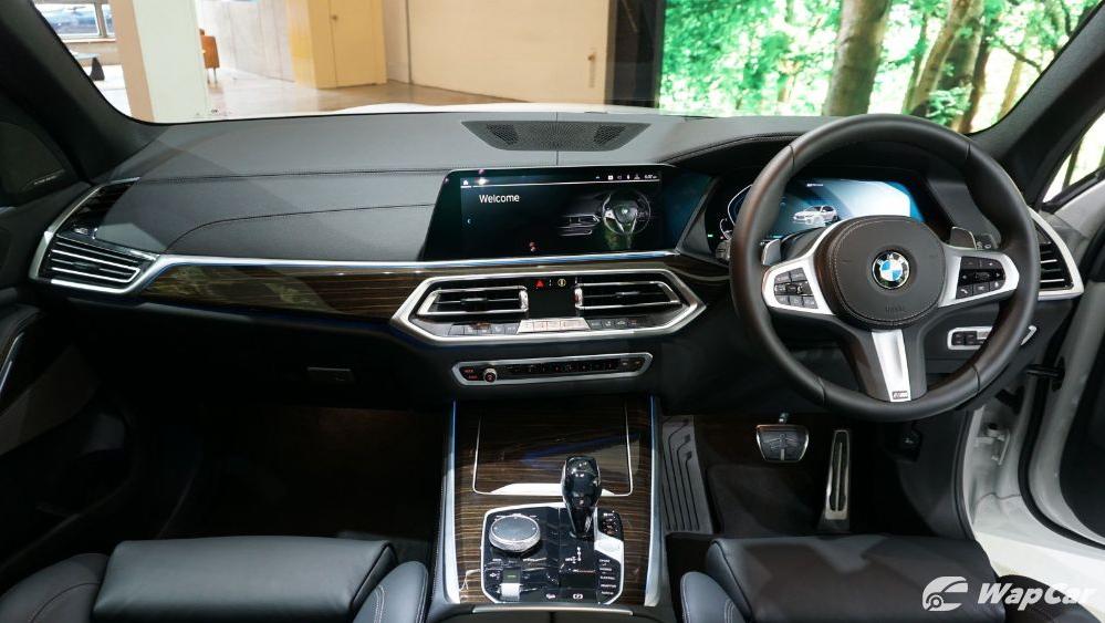 2020 BMW X5 xDrive45e M Sport Interior 001