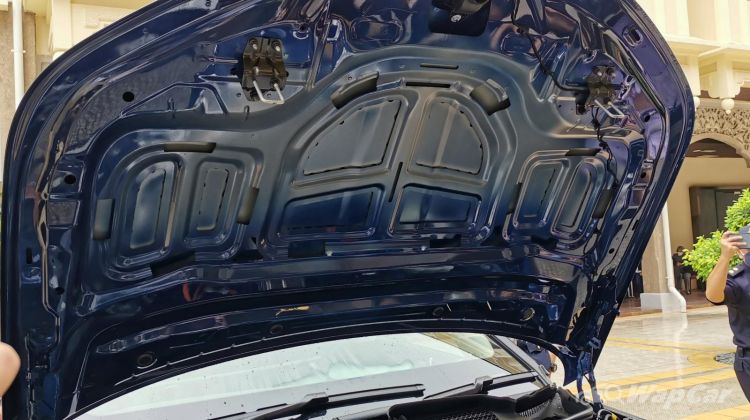 World’s first view of the BMW iX’s “engine bay”?