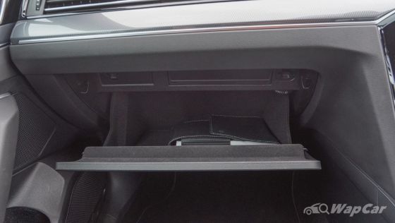 2020 Volkswagen Passat 2.0TSI R-Line Interior 009