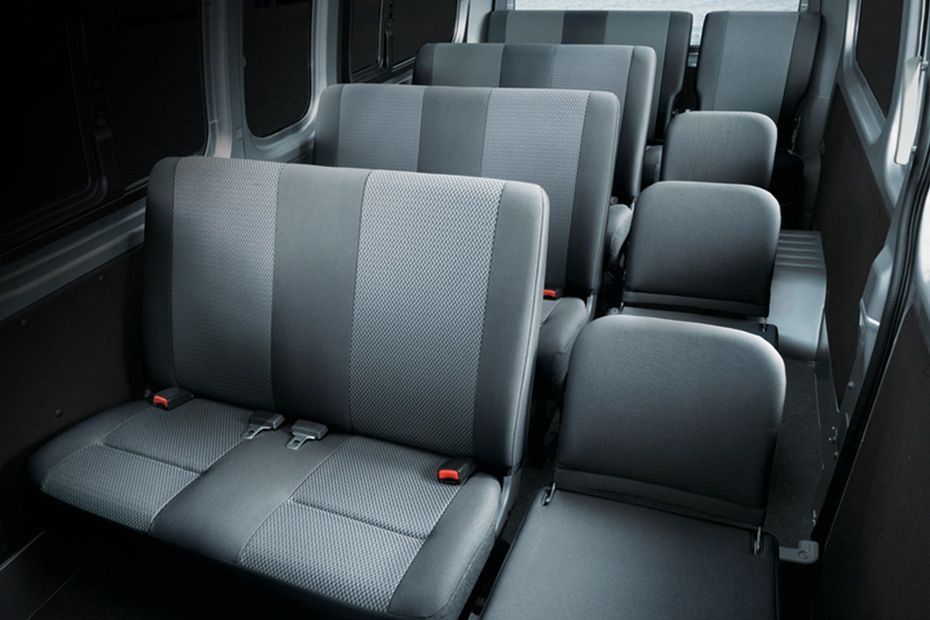 Nissan NV350 Urvan (2018) Interior 005