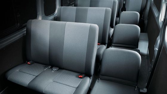 Nissan NV350 Urvan (2018) Interior 005