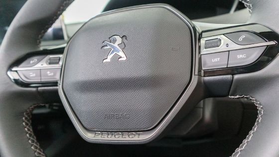 2019 Peugeot 5008 THP Plus Allure Interior 006