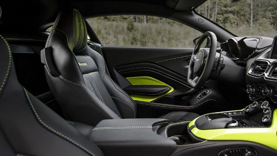 Aston Martin Vantage (2018) Interior 006